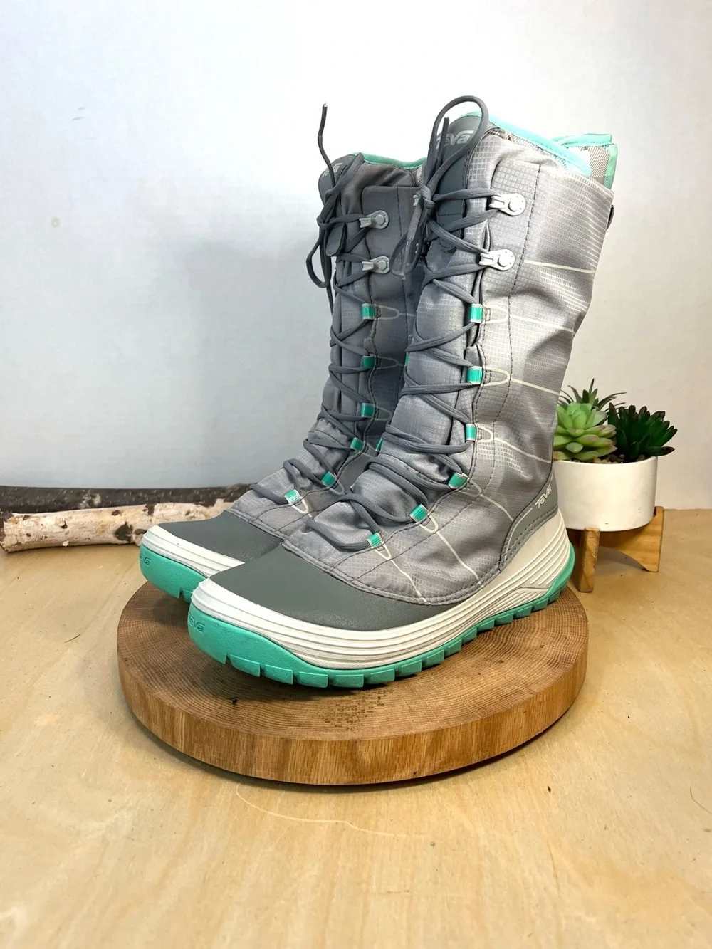 Teva Women’s Jordanelle Waterproof Winter Snow Boots Size 8